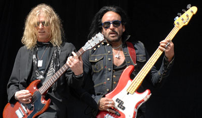 THE DEAD DAISIES-Liveshot